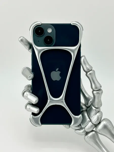 Чехлидзе Металлический чехол для iPhone 13