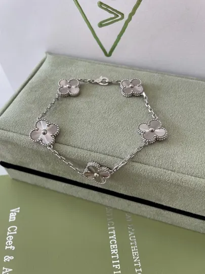 Браслеты для женщин и девочек Clover Van Cleef, не меняет цвет и не темнеет