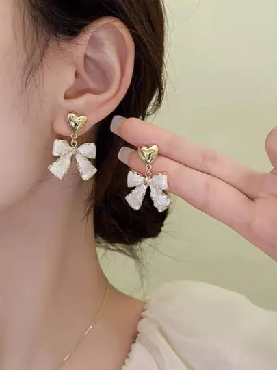 Женские серьги, украшение