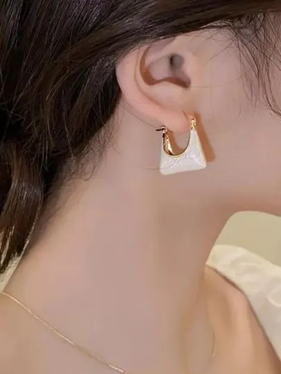 Серьги для женщин, легкие и гладкие