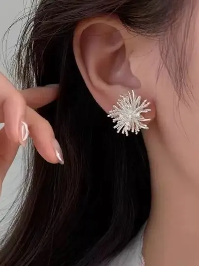 Женские серьги, очарование и изящество