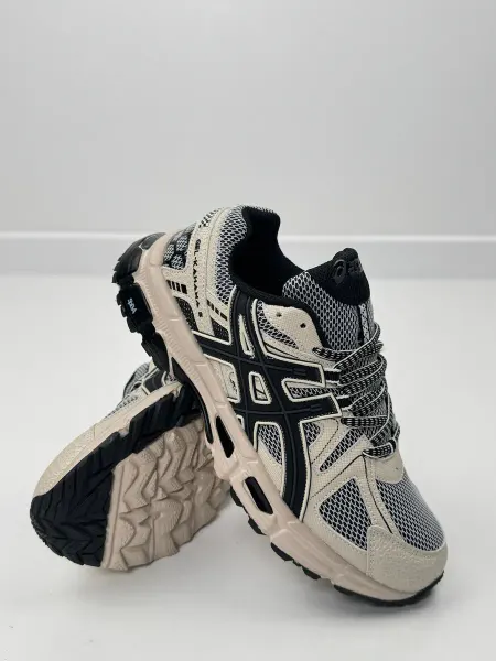 ASICS Кроссовки спортивные