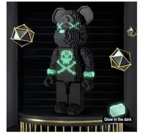 Конструктор и точка Конструктор Bear Blocks из блоков светящийся Мишка черный