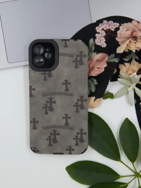Shvan Чехол на Iphone 12 chrome hearts